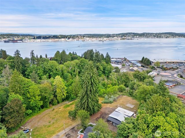 341 Maple Avenue, Port Orchard, WA 98366