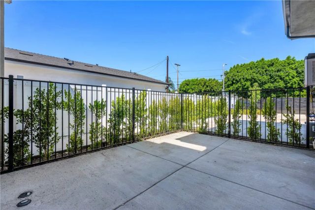 10882 Dora Street, Sun Valley, CA 91352