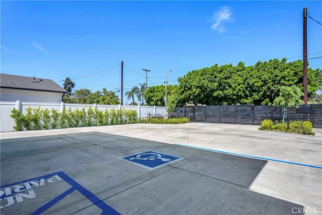 10882 Dora Street, Sun Valley, CA 91352