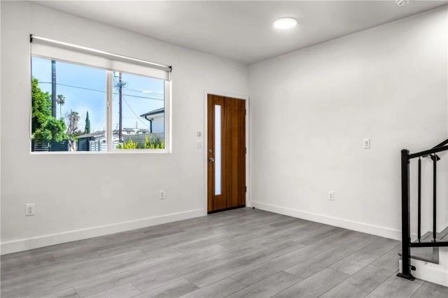 10882 Dora Street, Sun Valley, CA 91352