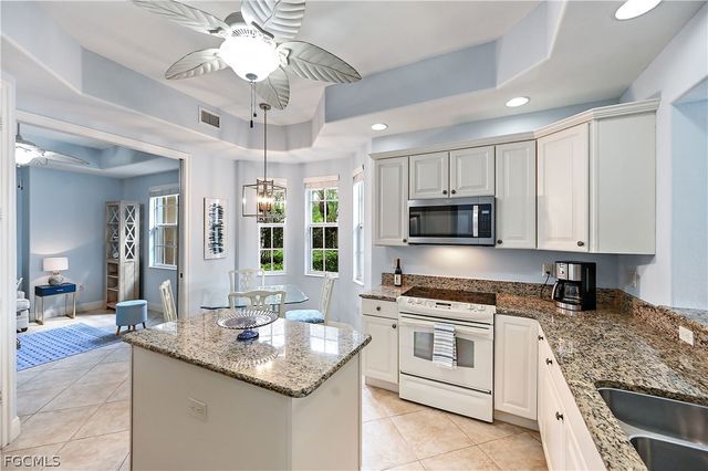 7832 Hawthorne DR 1901, Naples, FL 34113