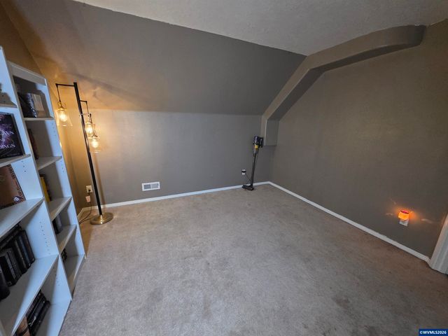 4986 Rebecca St NE, Salem, OR 97305