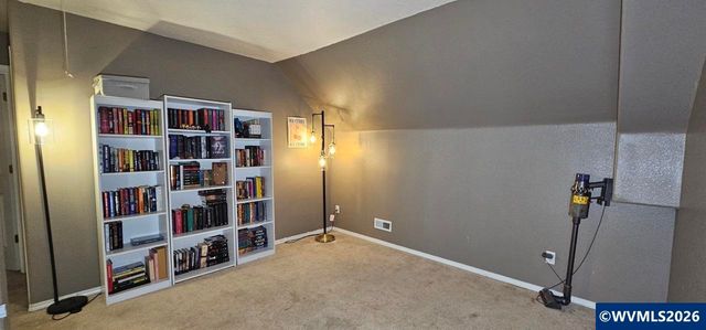 4986 Rebecca St NE, Salem, OR 97305