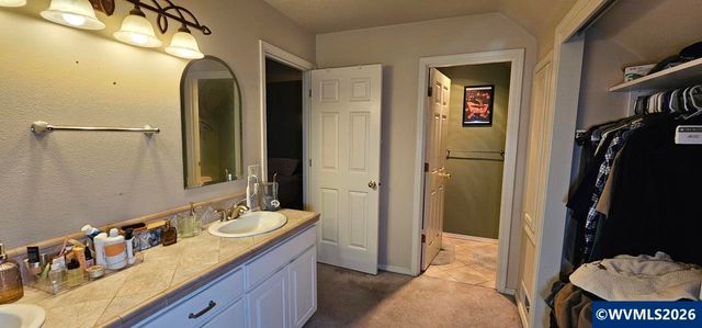 4986 Rebecca St NE, Salem, OR 97305