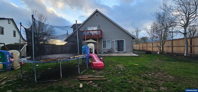 4986 Rebecca St NE, Salem, OR 97305