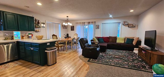 4986 Rebecca St NE, Salem, OR 97305