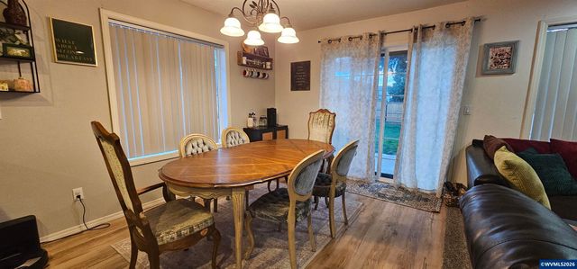 4986 Rebecca St NE, Salem, OR 97305