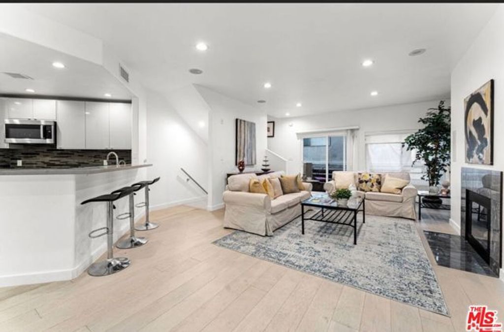 1160 Granville Avenue 108, Los Angeles, CA 90049