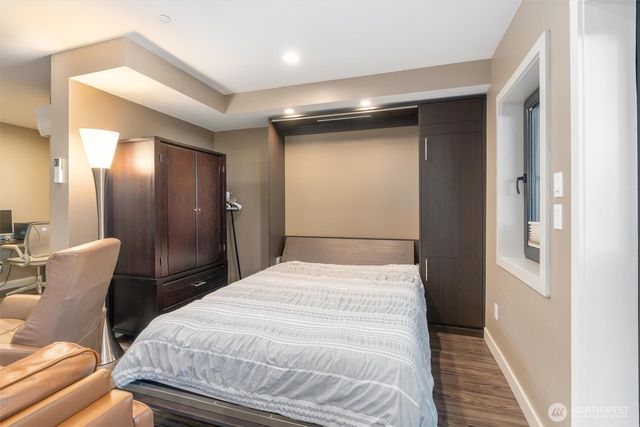 7337 151st Avenue NE, Redmond, WA 98052