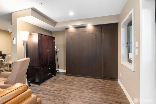 7337 151st Avenue NE, Redmond, WA 98052