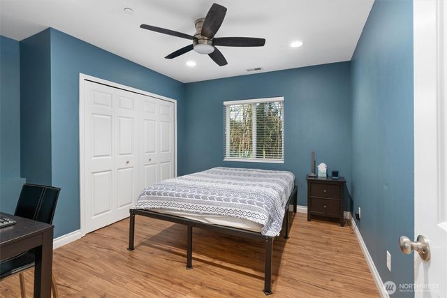 7337 151st Avenue NE, Redmond, WA 98052