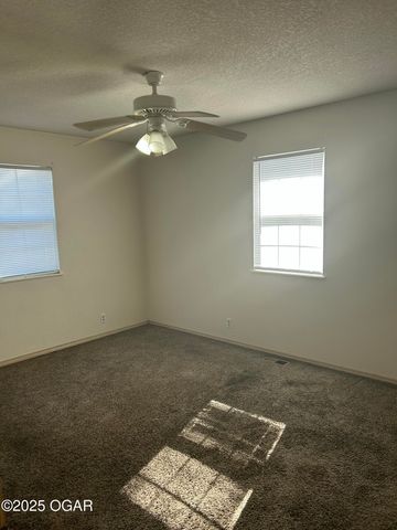 822 S Patterson Avenue, Joplin, MO 64801