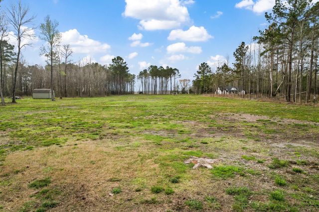 990 County Road 2112, Liberty, TX 77575