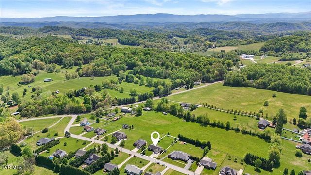 151 Sunnyfield Drive, Blountville, TN 37617