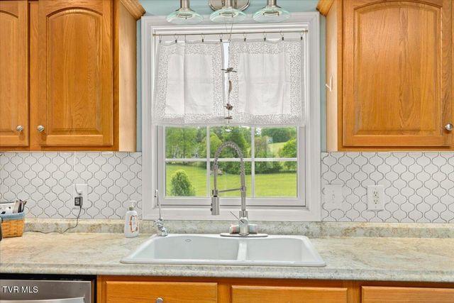 151 Sunnyfield Drive, Blountville, TN 37617