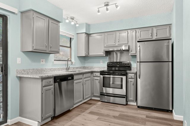 21459 Coyote TRL A2, Lago Vista, TX 78645