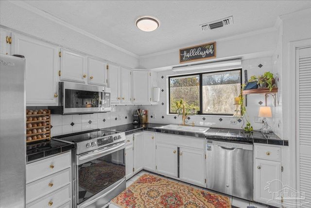 9680 Hollowbrook Dr, Pensacola, FL 32514