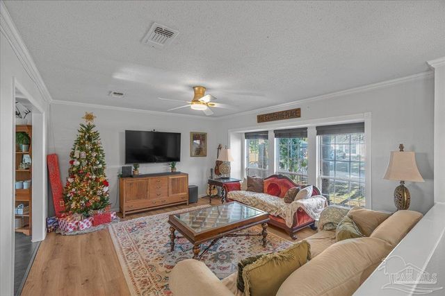 9680 Hollowbrook Dr, Pensacola, FL 32514