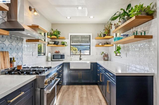 825 Lafayette St, Martinez, CA 94553