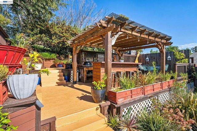 825 Lafayette St, Martinez, CA 94553