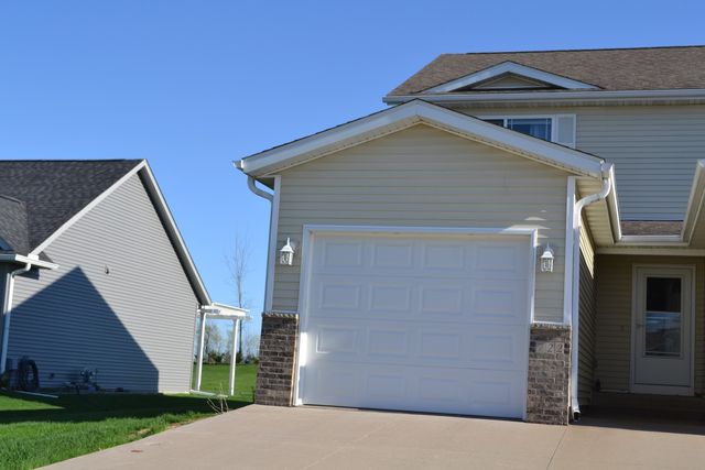 722 Prairie Meadow Drive 0, Blue Grass, IA 52726