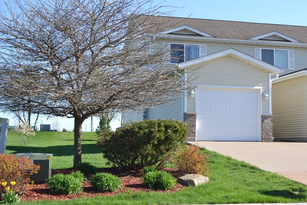 722 Prairie Meadow Drive 0, Blue Grass, IA 52726