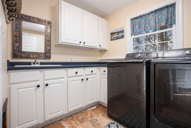 8021 N Yorkville Lane, Richland, MI 49083