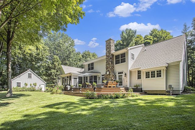 8021 N Yorkville Lane, Richland, MI 49083