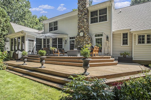 8021 N Yorkville Lane, Richland, MI 49083