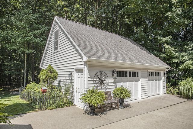 8021 N Yorkville Lane, Richland, MI 49083