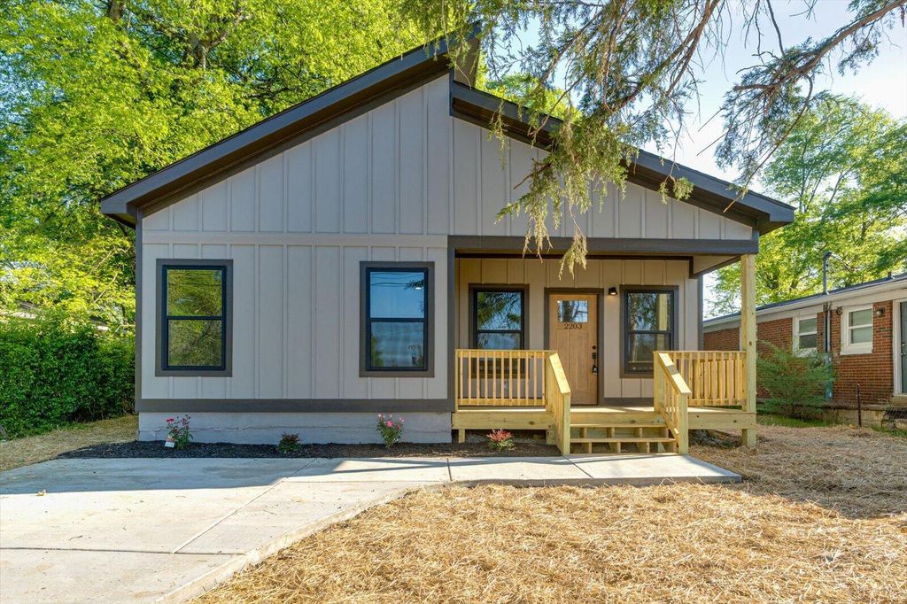 2203 Rawlings Street, Chattanooga, TN 37406