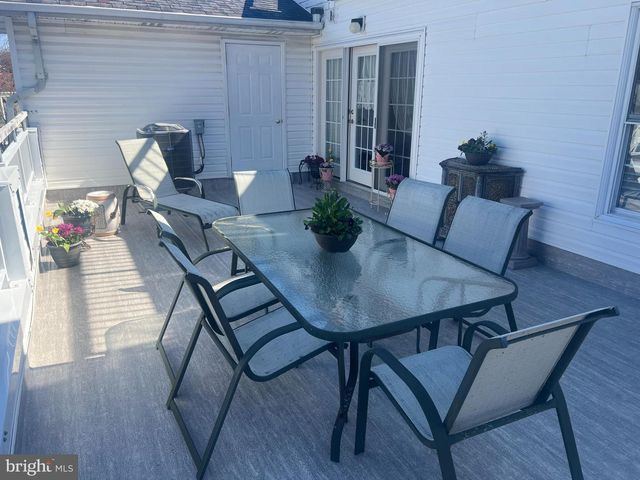 8200 CENTENNIAL STA, Warminster, PA 18974