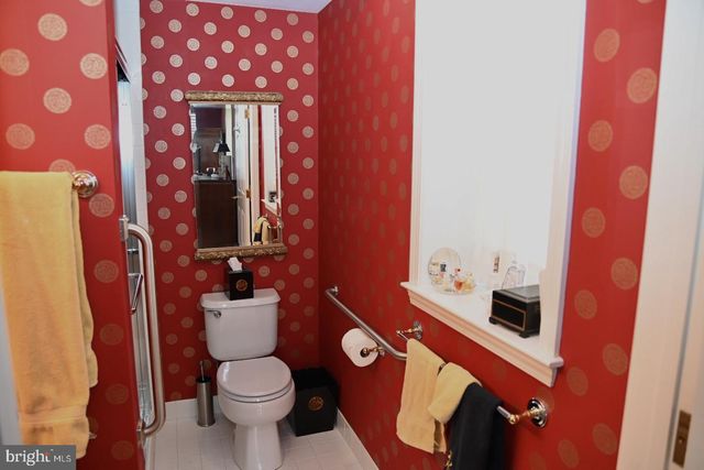 8200 CENTENNIAL STA, Warminster, PA 18974