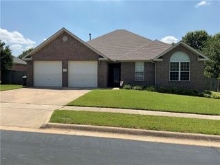 1321 S St. Andrews Circle, Fayetteville, AR 72701