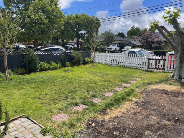 3223 Spring Street, Redwood City, CA 94063