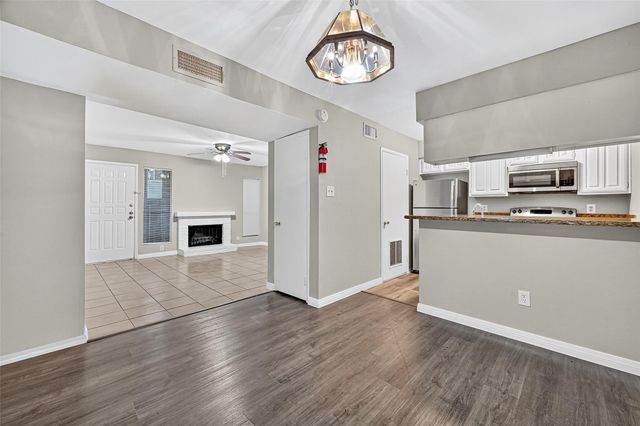 2110 Wilcrest Drive 138, Houston, TX 77042