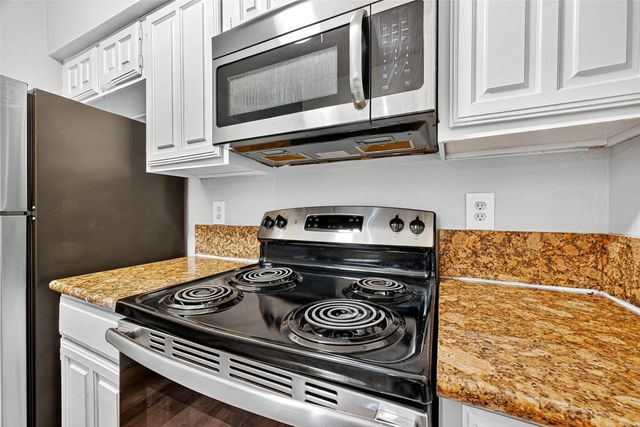 2110 Wilcrest Drive 138, Houston, TX 77042