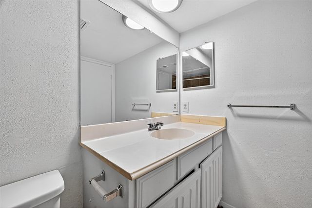 2110 Wilcrest Drive 138, Houston, TX 77042