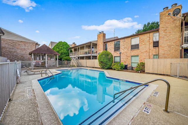 2110 Wilcrest Drive 138, Houston, TX 77042