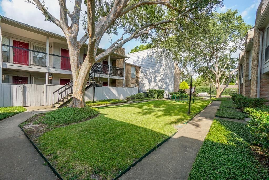 2110 Wilcrest Drive 138, Houston, TX 77042