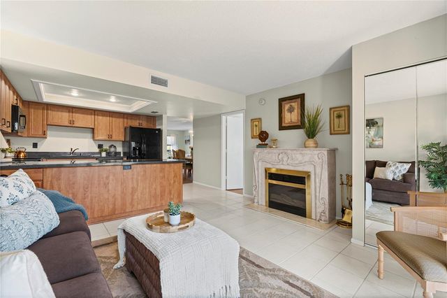 435 30TH AVENUE W D314, Bradenton, FL 34205