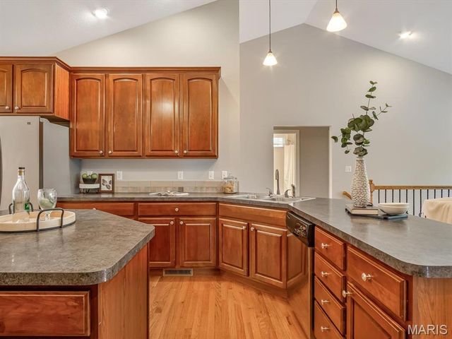 1662 Molokai Court, Worden, IL 62097