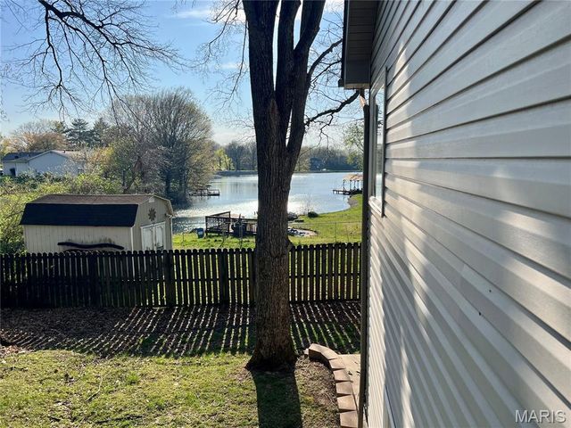 1662 Molokai Court, Worden, IL 62097