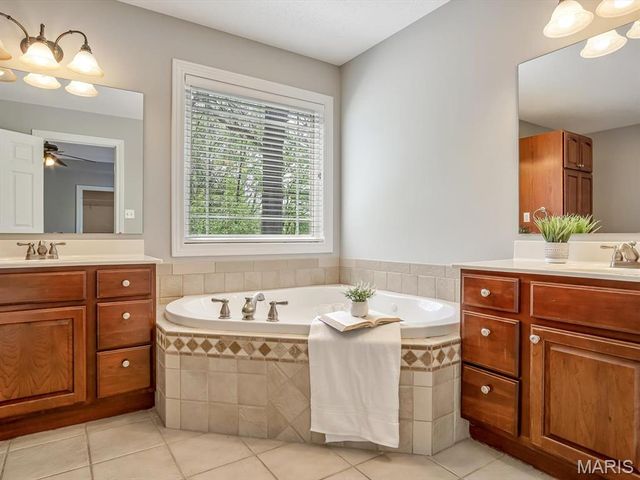 1662 Molokai Court, Worden, IL 62097