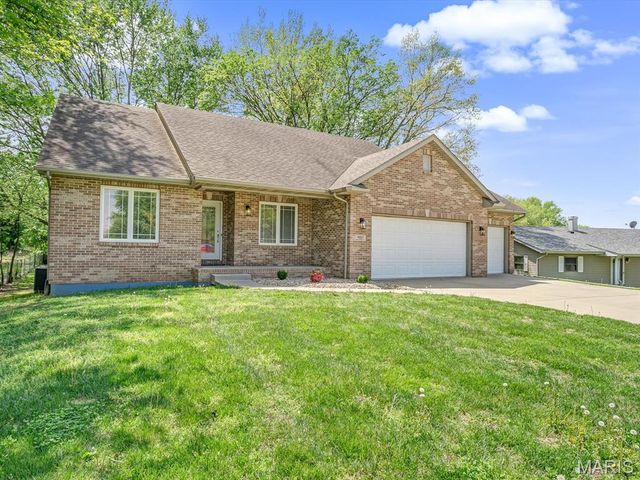 1662 Molokai Court, Worden, IL 62097