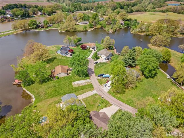 1662 Molokai Court, Worden, IL 62097