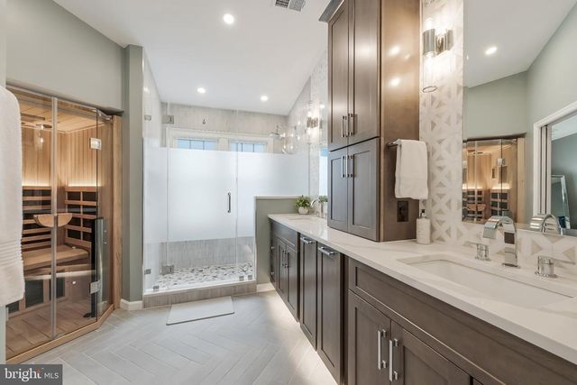 8505 WESTOWN WAY, Vienna, VA 22182