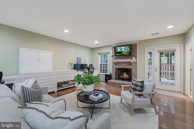 8505 WESTOWN WAY, Vienna, VA 22182