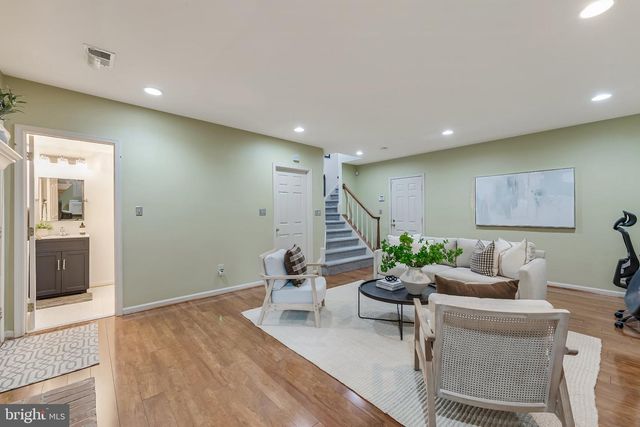 8505 WESTOWN WAY, Vienna, VA 22182