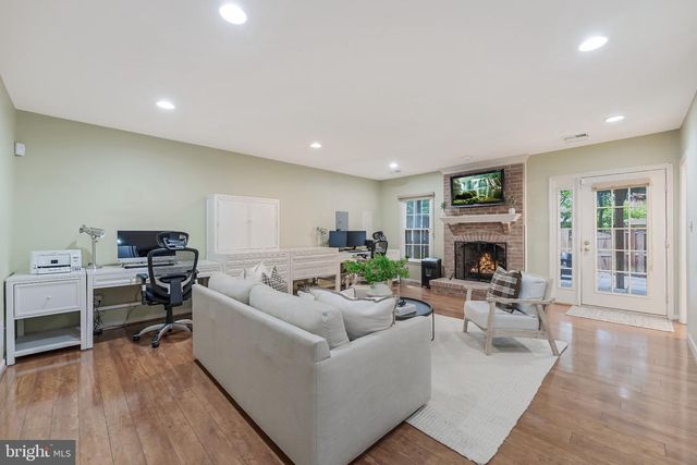 8505 WESTOWN WAY, Vienna, VA 22182